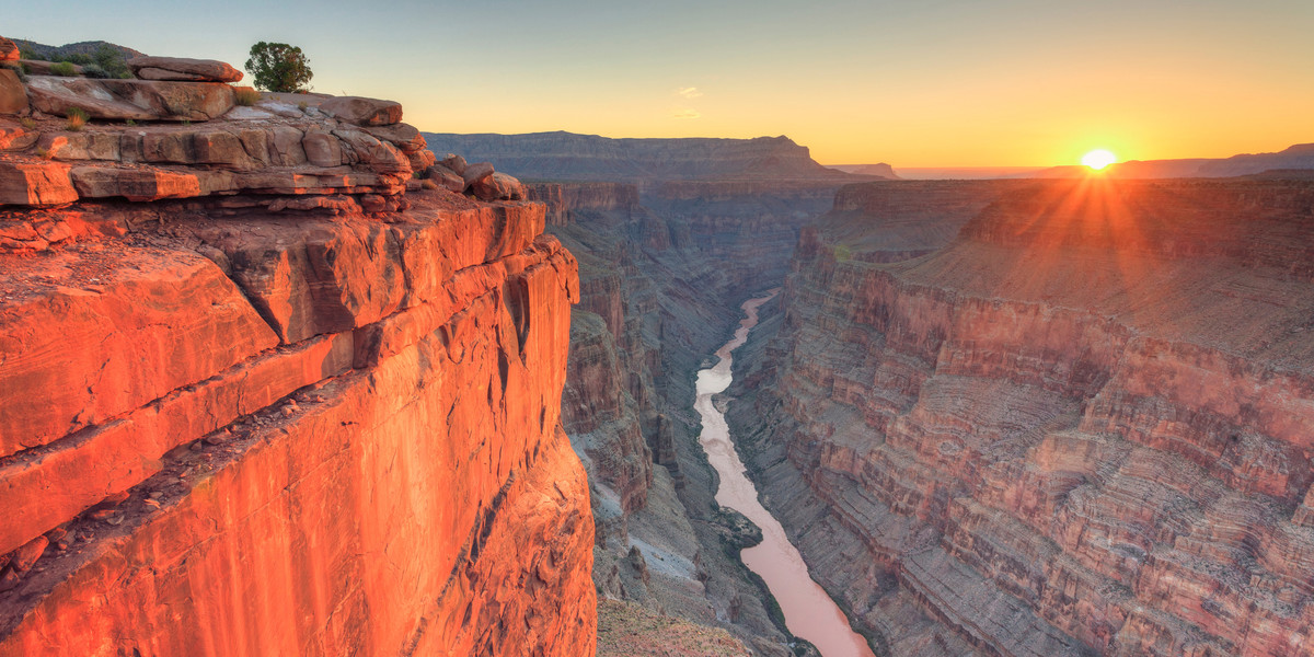 Grand-Canyon-At-Sunset.jpg