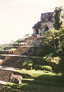 Palenque_temple_of_the_inscriptions.jpg