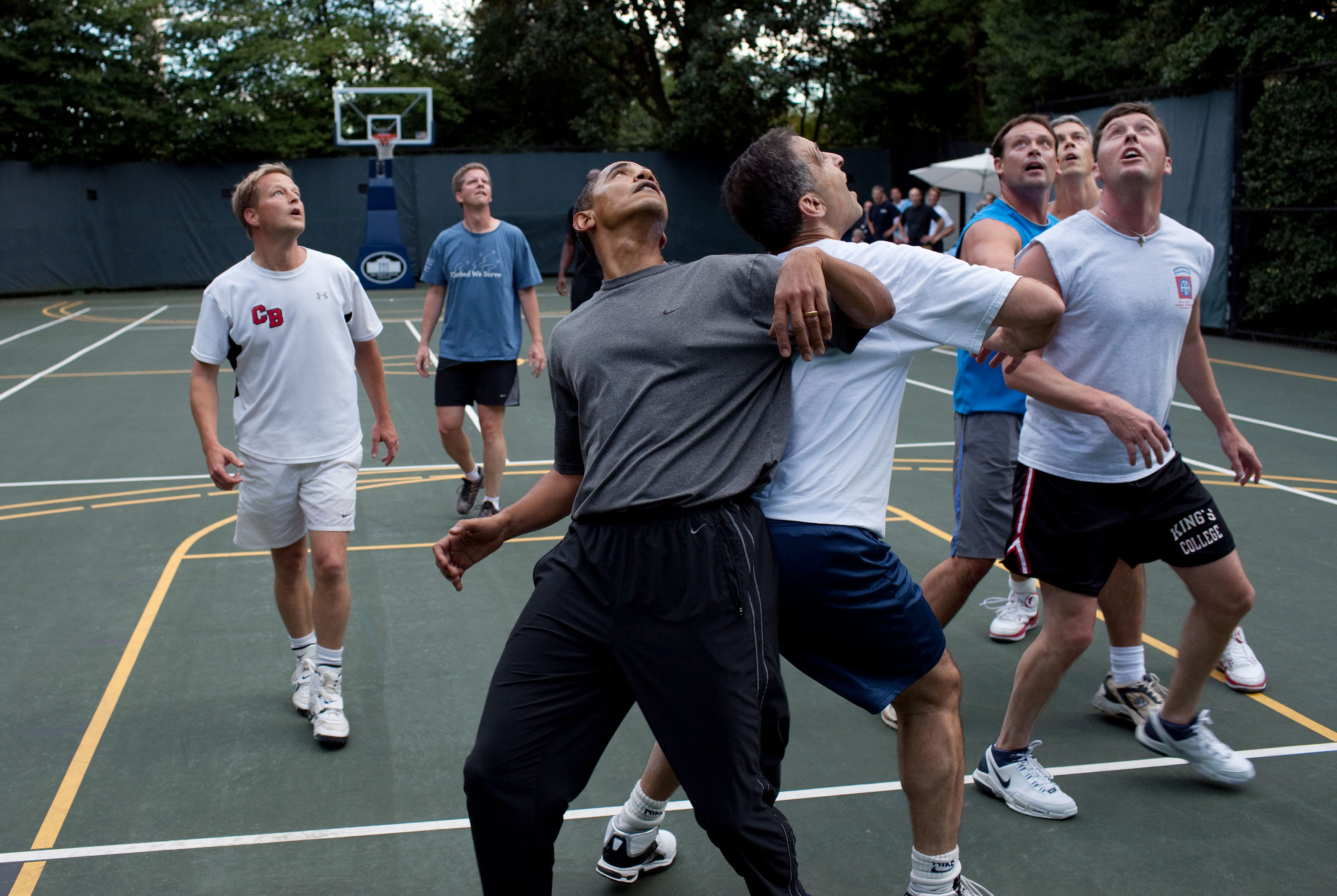 Barack_Obama_playing_basketball_with_members_of_Congress_and_Cabinet_secretaries.jpg
