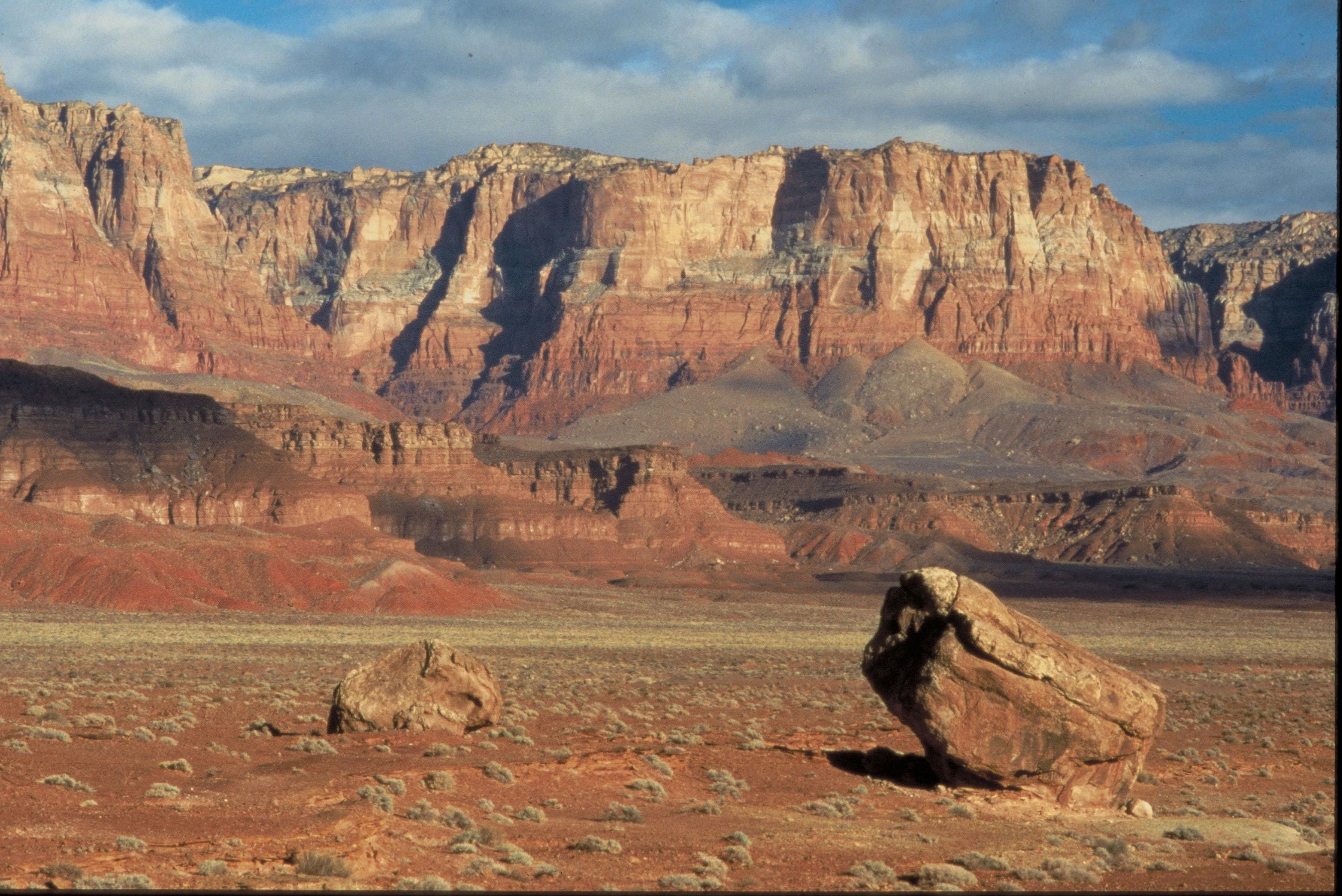 Desert_canyon_view.jpg