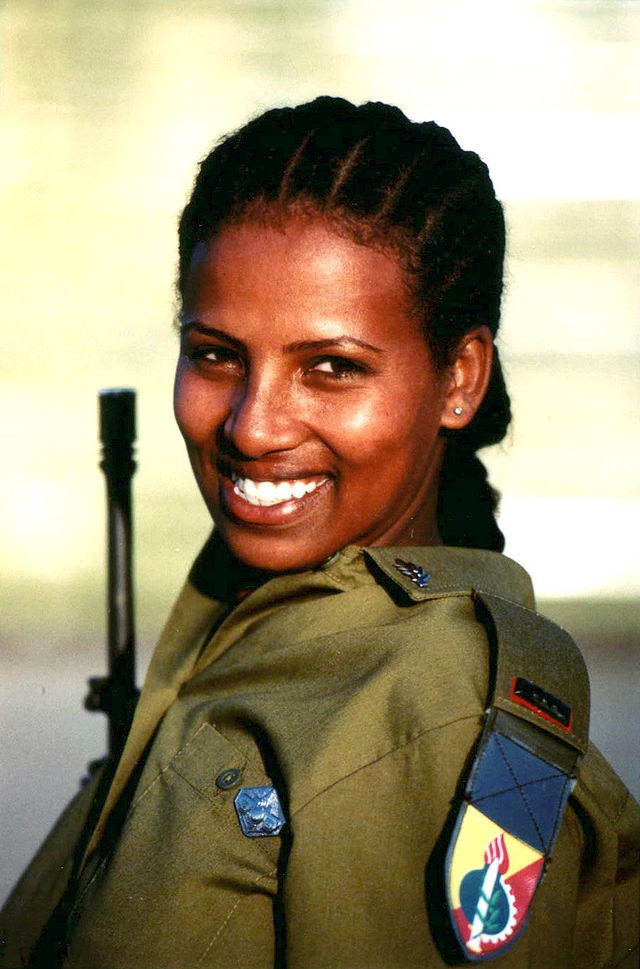 640px-Flickr_-_Israel_Defense_Forces_-_First_Ethiopian_Ordnance_Officer_in_Israeli_History.jpg