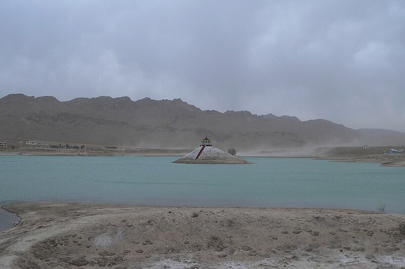 800px-Hanna_Lake_Quetta_P1140271.jpg