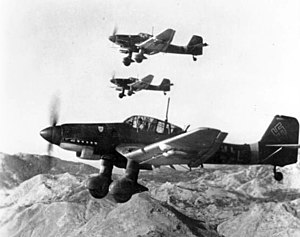 300px-Junkers_Ju_87Ds_in_flight_Oct_1943.jpg