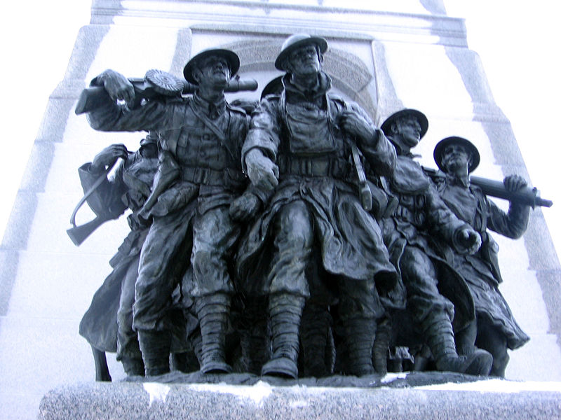 800px-Soldiers_at_base_of_Ottawa_War_Memorial_highlighted.jpg