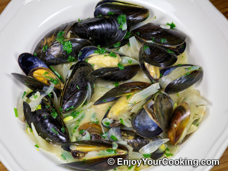 mussels-shallots-wine-butter.jpg