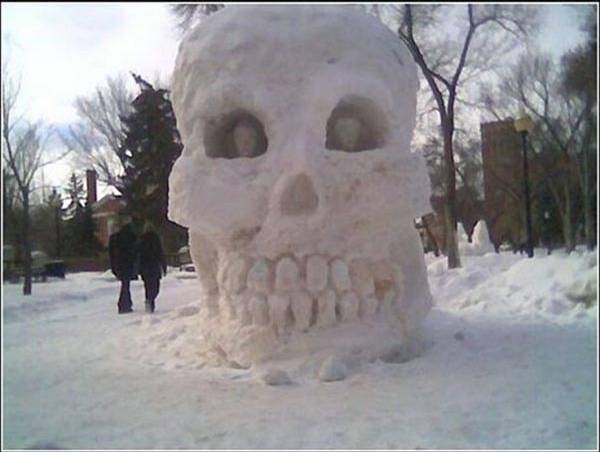 2023-snow-skull.jpg