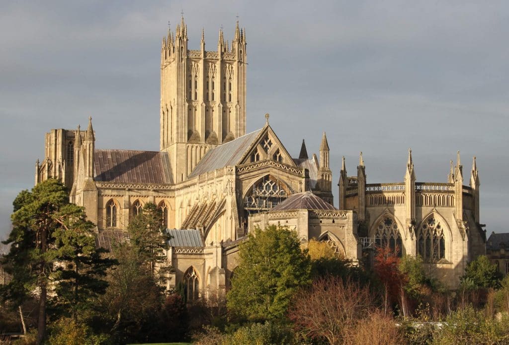 Wells_Cathedral_east_end_over_the_wall_3-1024x694.jpg
