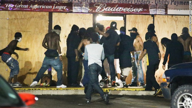 Ferguson-looters.jpg