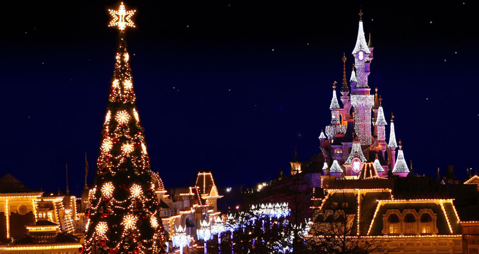 SS-M-French-Paris-disneyland-night-christmas-castle.jpg