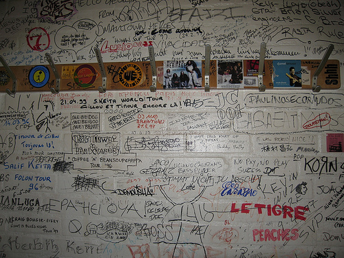 bathroom-graffiti.jpg