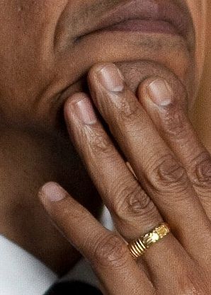 OBAMA-RING-wh-photo-THERE-IS-NO-GOD-EXCEPT-ALLAH-hand-closeup.jpg