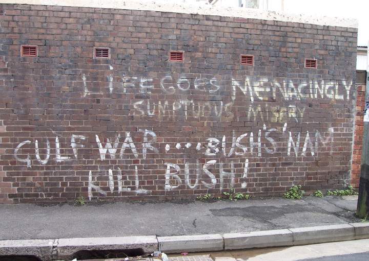 wall_graffiti_kill_bush.jpg
