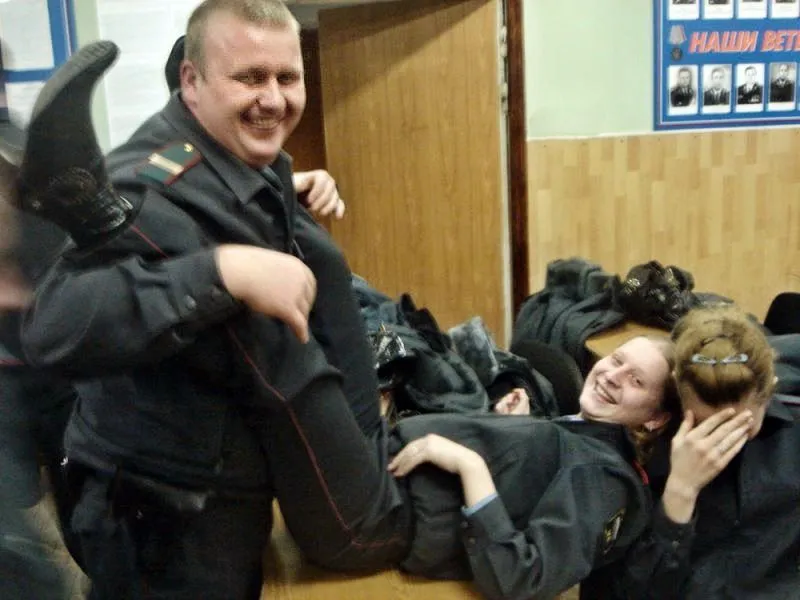 00-goofy-russian-cops-17-11-12.webp