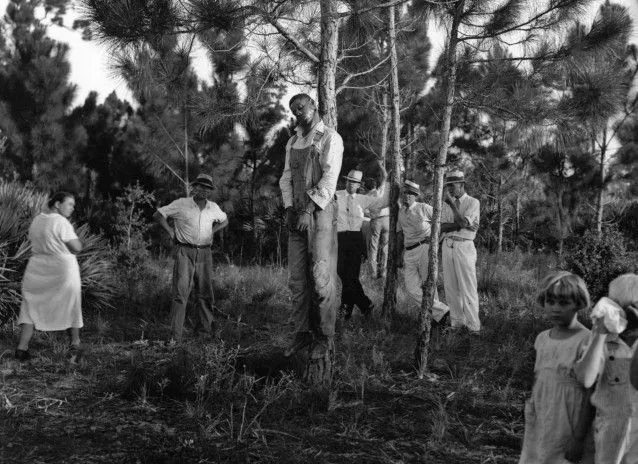 0c43d13fd080a51237bbfc643ca4c7b4--lynching-black-man.webp