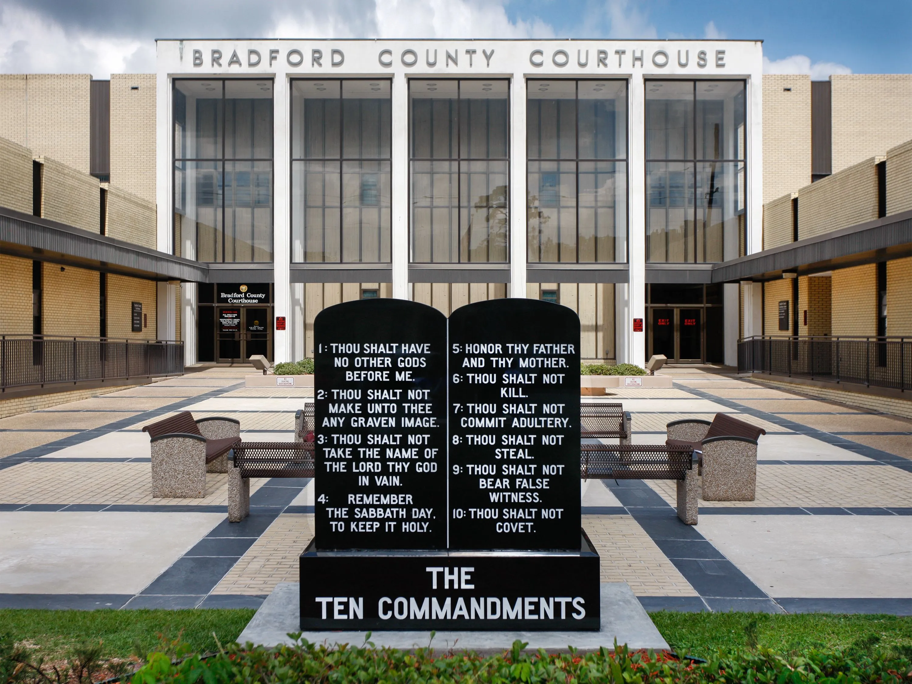 10CBradfordCountyCourthouseStarkeFL.8x10.webp