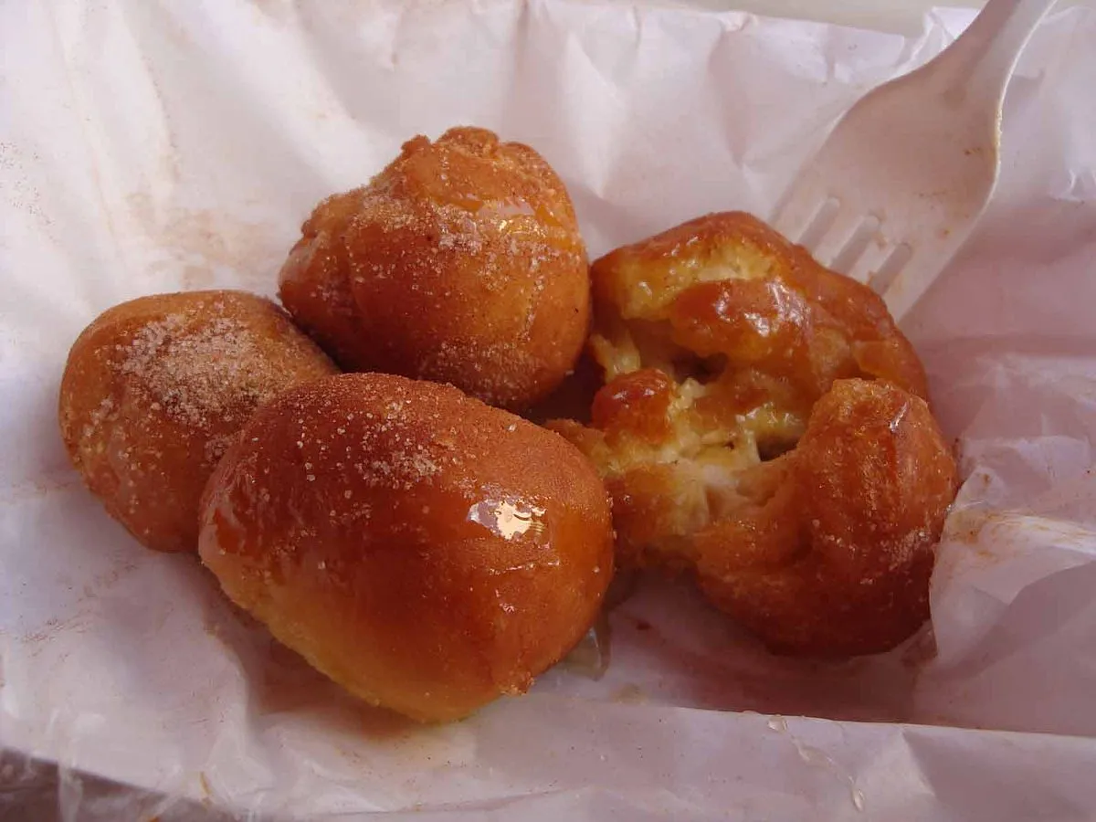 1200px-Deep-fried_butter_at_State_Fair_of_Texas_2009a.webp