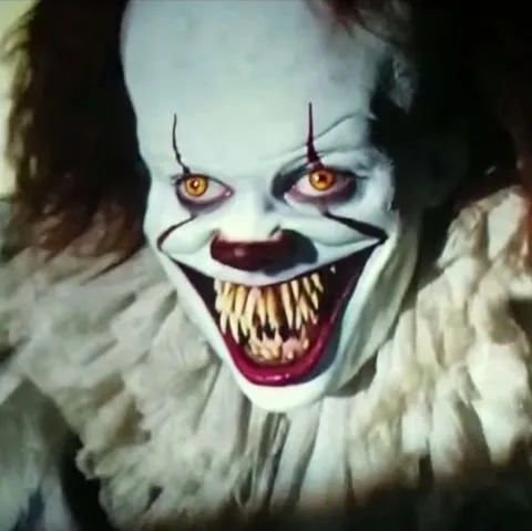 1505731747-pennywise-teeth-it-movie.webp