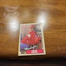 Topps Cincinnati Reds Pete Rose RARE Baseball Card. 