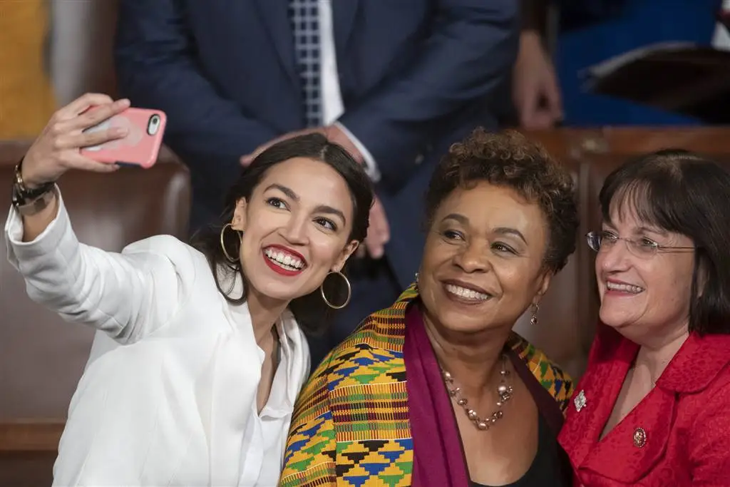 190103-congress-ocasio-cortez-kuster-leee-mn-1235_da26262f34346a4b81cb9055817517fb.social_sha...webp