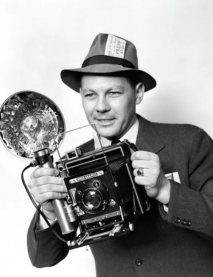 1930s-1940s-1950s-press-photographer-vintage-images.webp