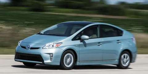 2015-toyota-prius-review-car-and-driver-photo-660322-s-original.webp