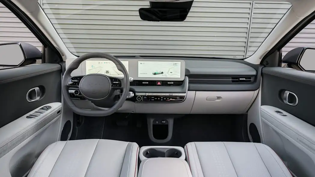 2022-Hyundai-Ioniq-5-07.webp