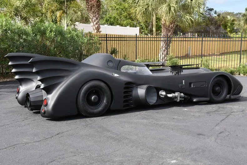 205532ed1eb3_low_res_1989-z-movie-car-batmobile.webp