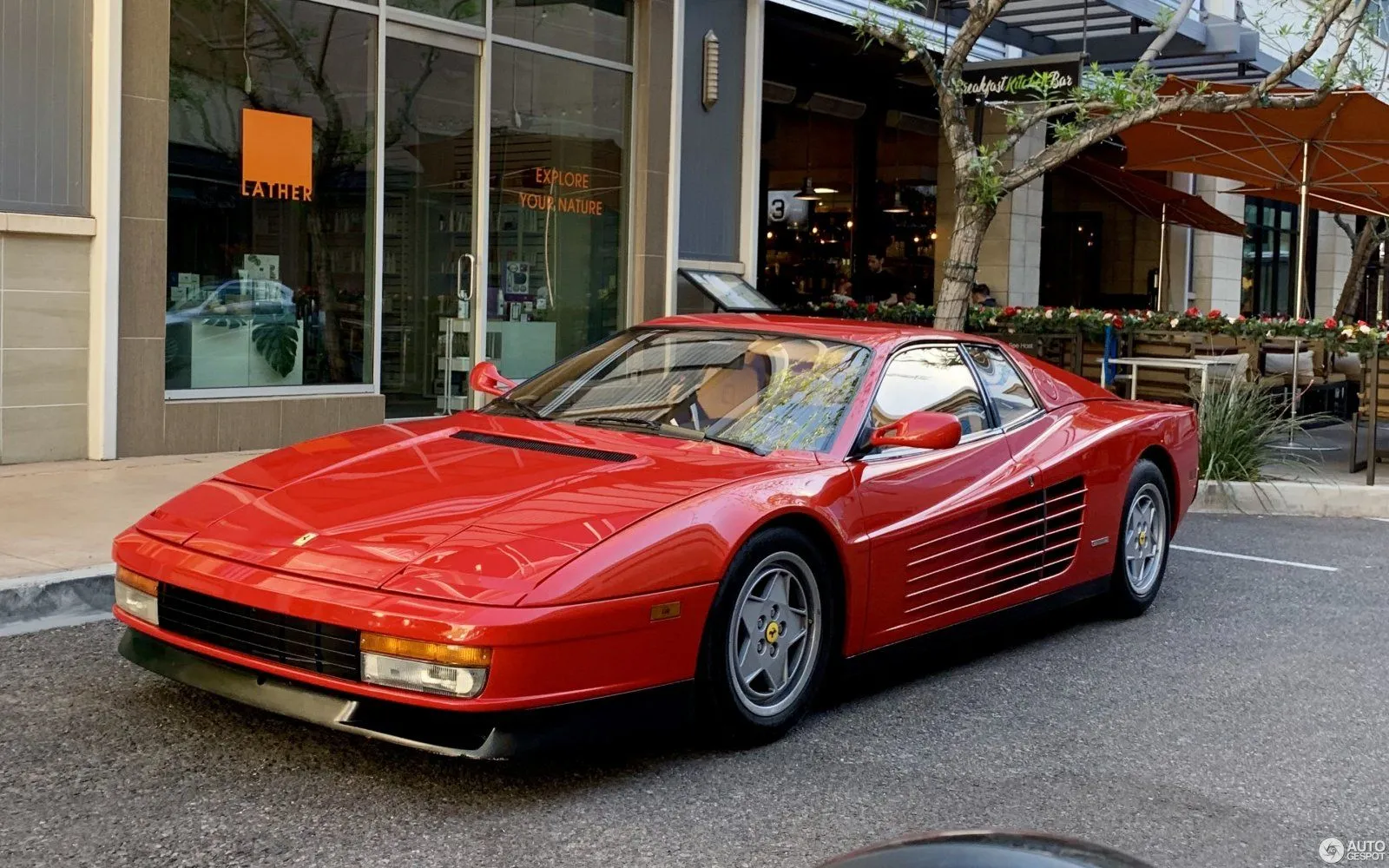 2880-1800-crop-ferrari-testarossa-c866509042019101947_1.webp