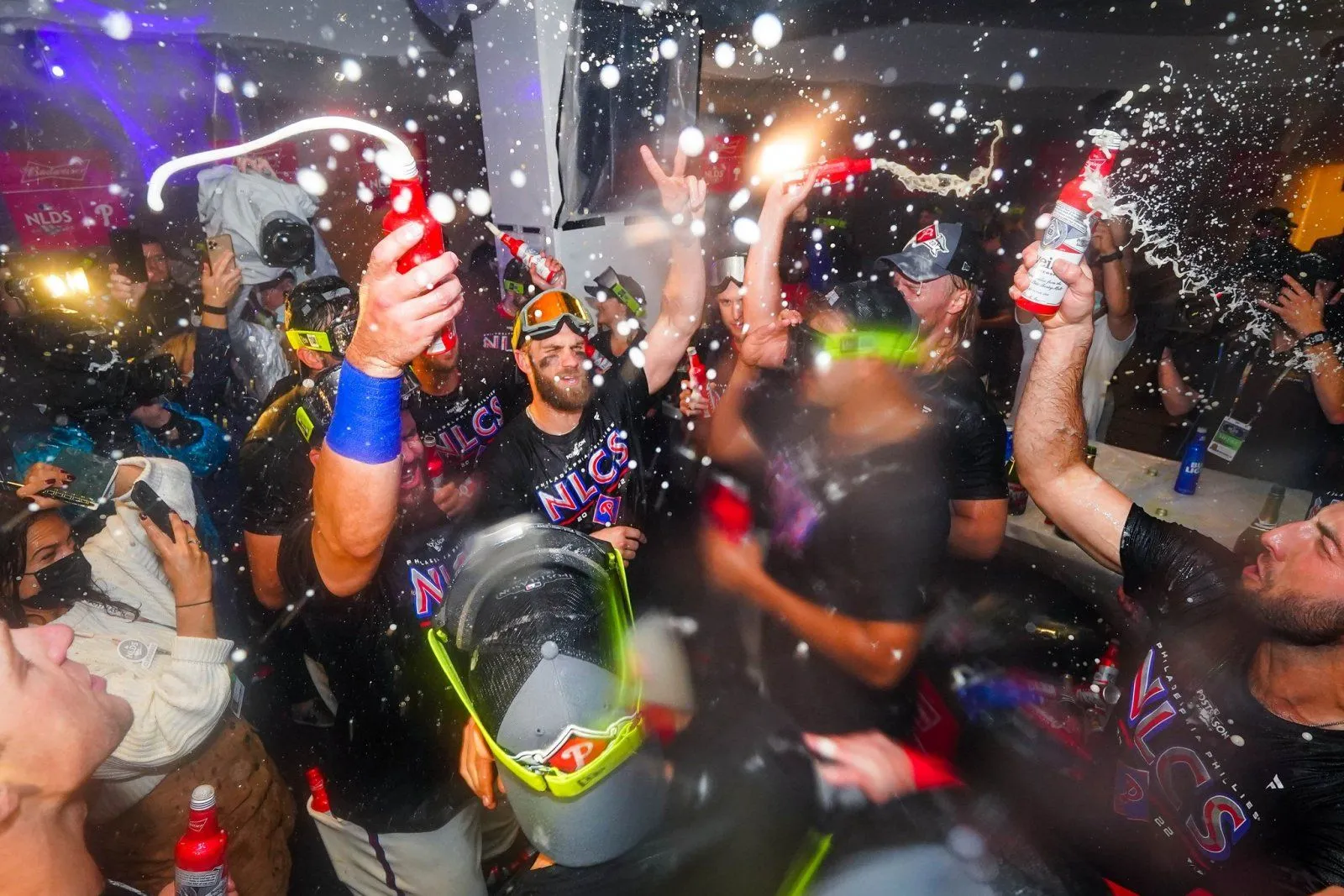 311989135_10167086017360492_182250315899929711_n.webp