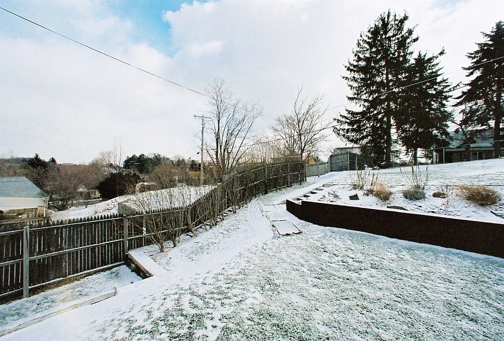 328693-R1-12-11A.jpg