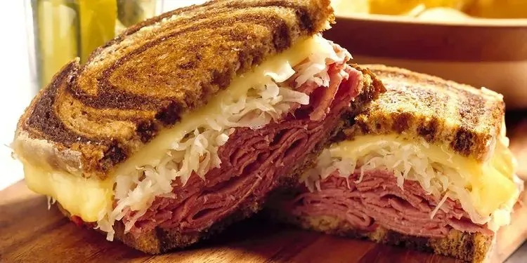 47717-reuben-sandwich-ii-mike-phillips-b77c676e6aaf45e280d34e0c668d8f2f.webp