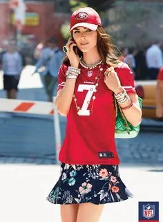 7e100aefbfa1d1f2c99f436735a523e4--football-season-football-fashion.webp