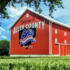 allen-county-ohio-bicentennial-barn-painting-the-barn-artist-hagan.jpg
