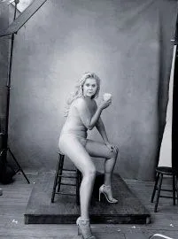 amy-schumer-pirelli.webp
