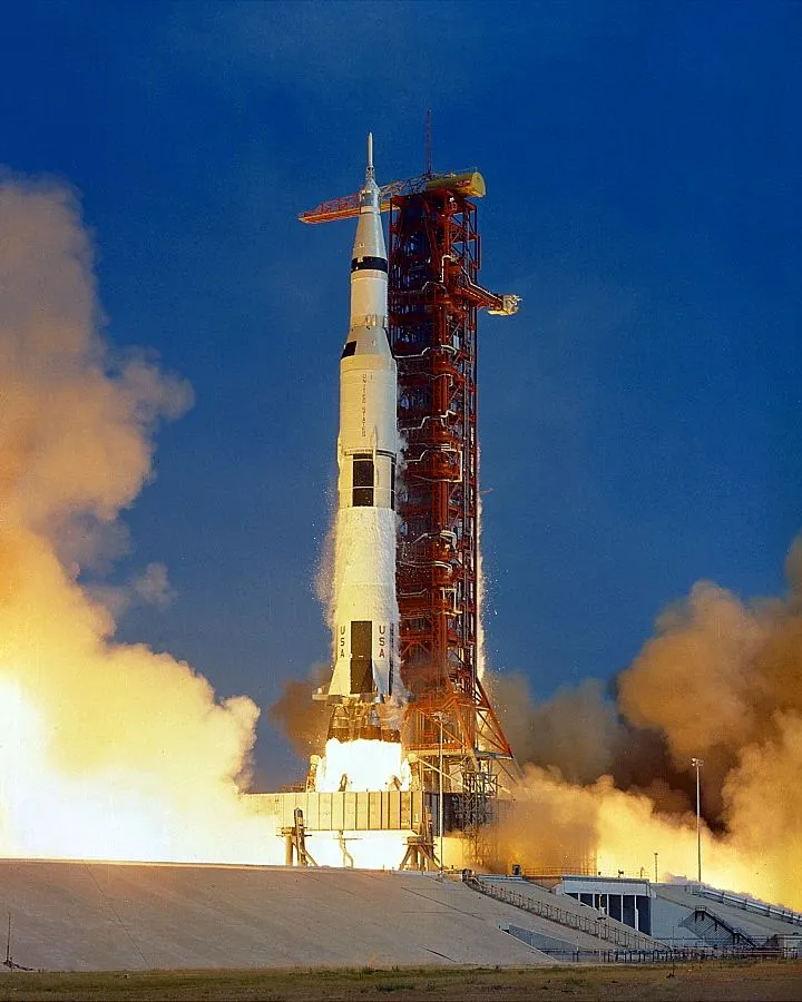 Apollo_11_Launch_-_GPN-2000-000630.webp