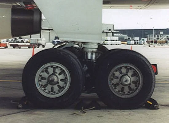 b757-main-wheel-02.webp