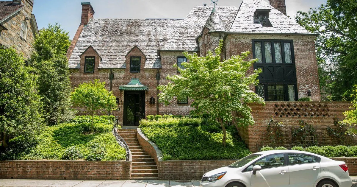 barack-obama-kalorama-dc-home-1331729502.webp