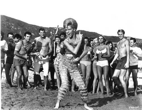 beachmovies_candy-dance-in-muscle-beach.jpg