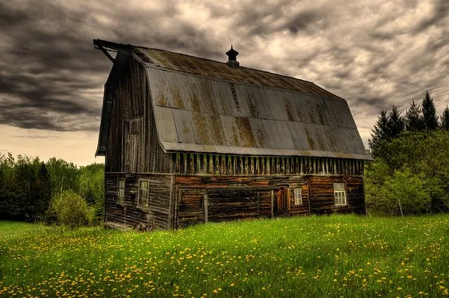 Beautiful Old Barn  jeanniepaul  Flickr.webp