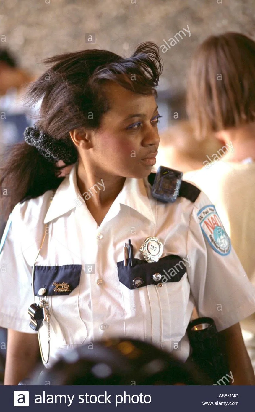 black-policewoman-police-woman-female-officer-cop-beautiful-african-A68MNC.webp