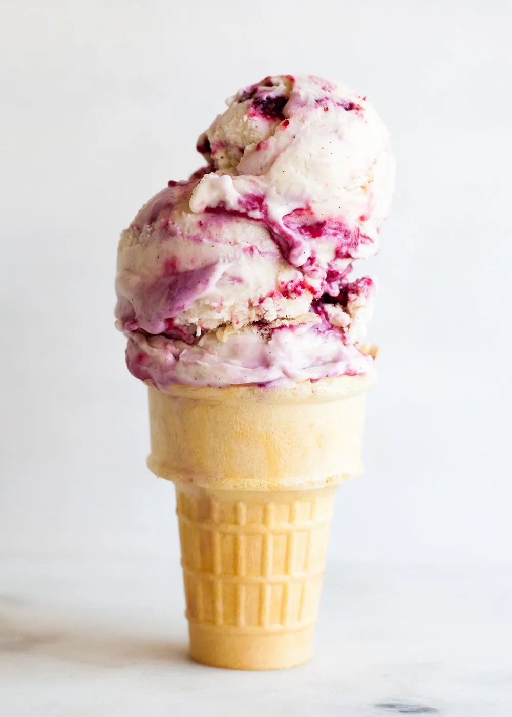 Blackberry+ice+cream+recipe+with+cinnamon+and+mascarpone.webp