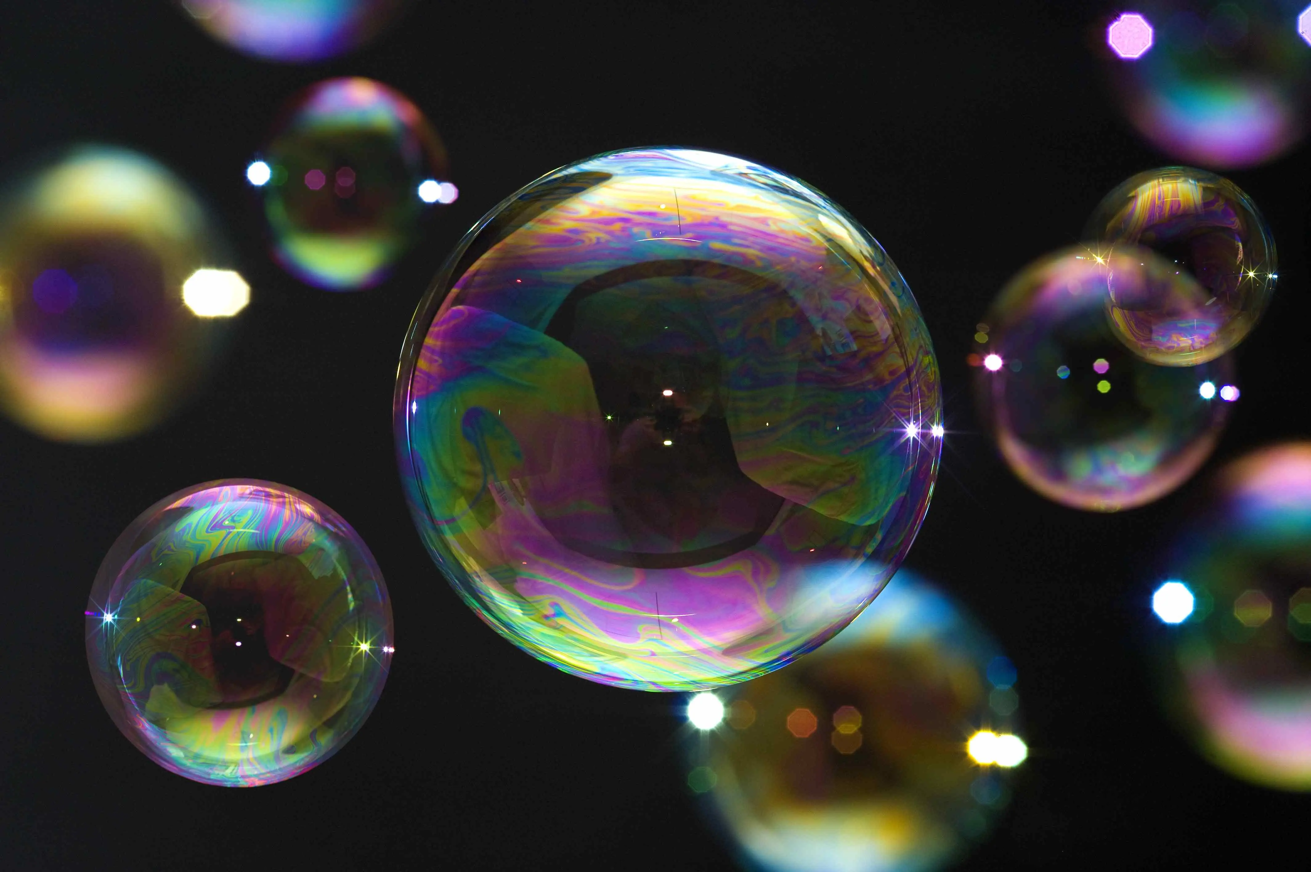 blowing-bubbles-small-113406397_0.webp