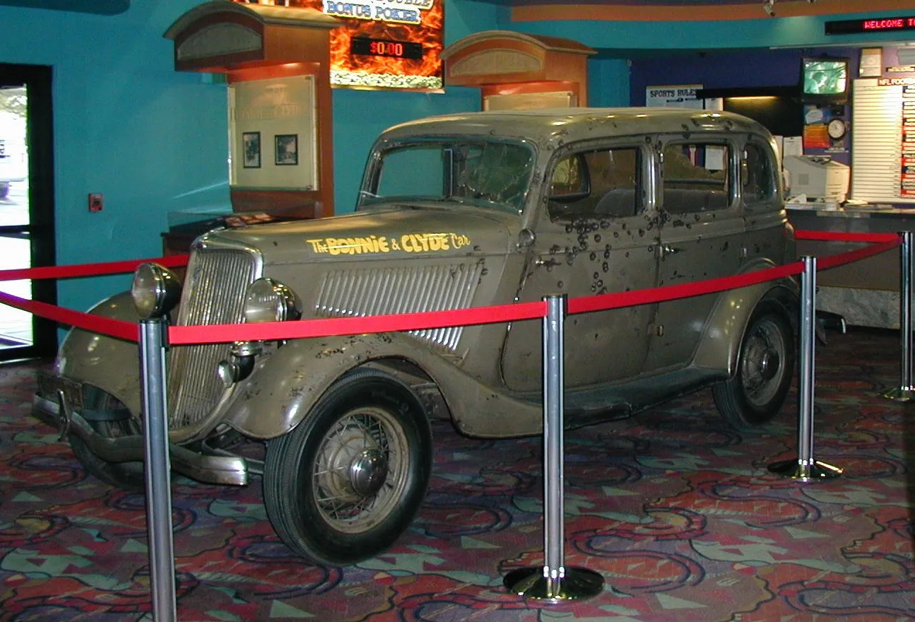 Bonnie_Clyde_Car_2.webp