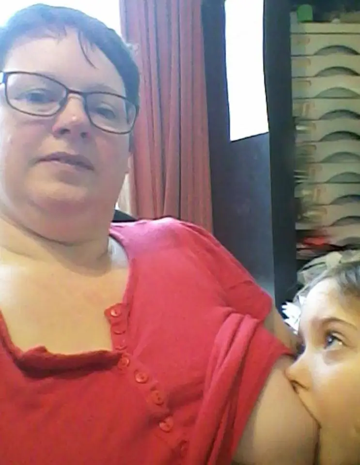 breast feeding 9 year old UK 2.webp