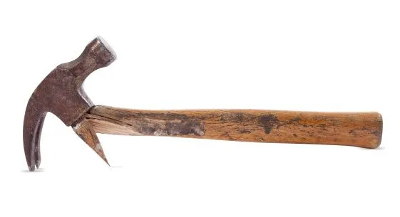 broken-hammer-picture-id158997180.webp