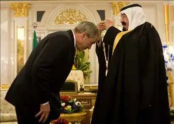 bush bowing to saudi king.webp