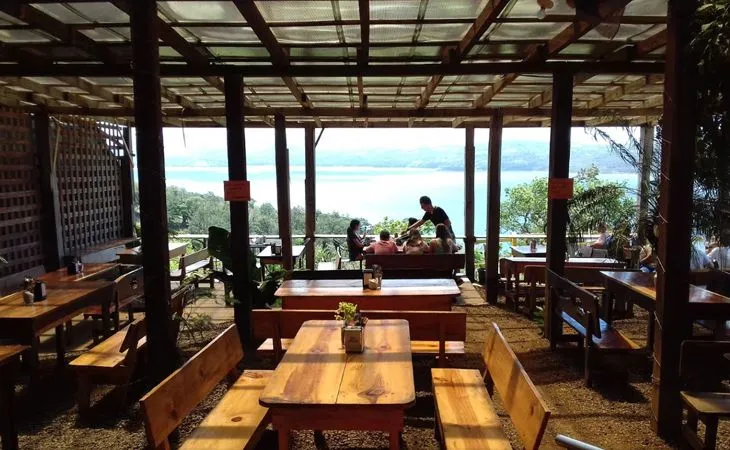 cafemacadamia-costarica-restaurant1.webp
