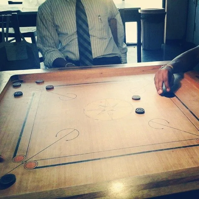 carrom2.webp