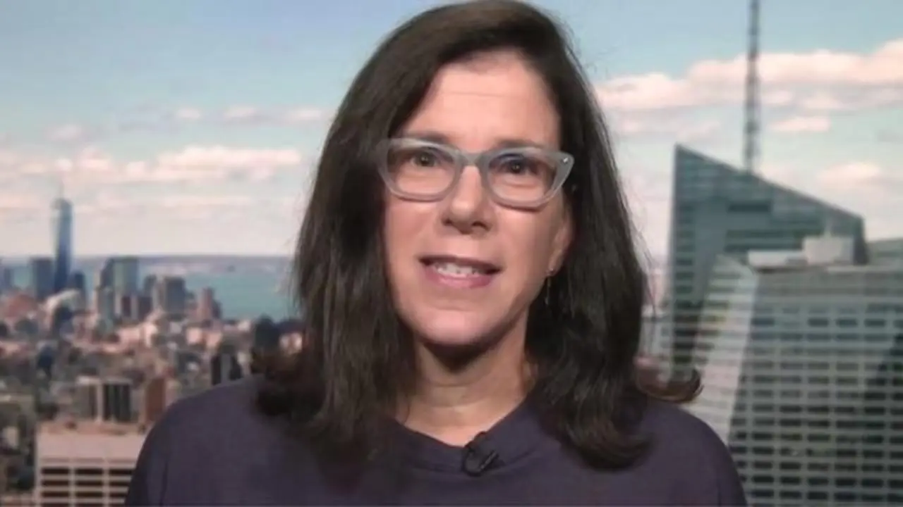 cbsn-fusion-alexandra-pelosi-discusses-her-new-documentary-american-selfie-one-nation-shoots-...webp