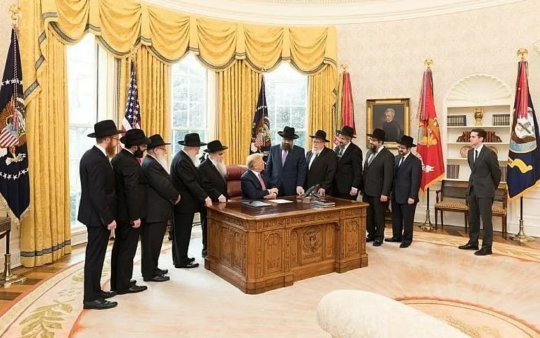 Chabad-Trump-Oval-Office-2018-resize-e1522307813443.webp